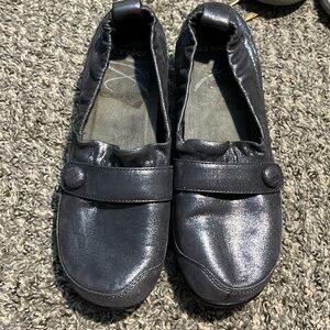 Dansko Carol Pewter Shimmer Loafer size 39 8.5/9 Women’s